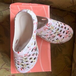 Easy Spirit Travel Clog